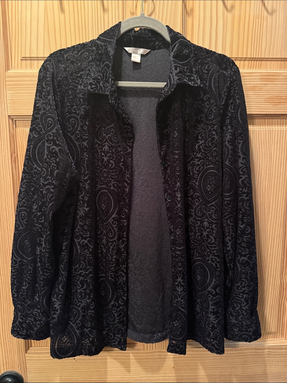 White Stag Black Paisley Velvet Button-Front Cardigan